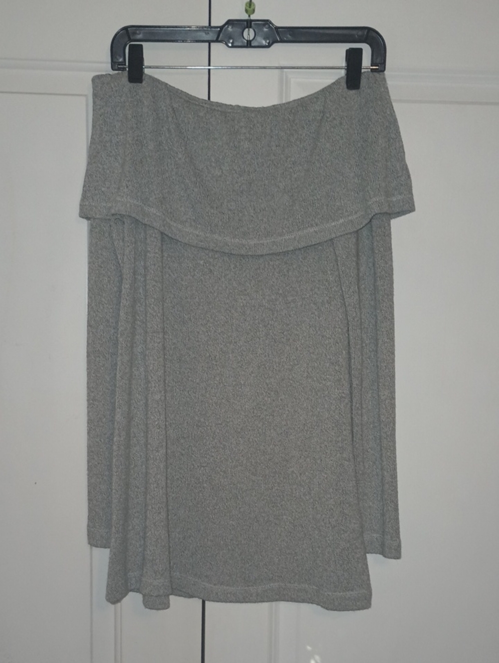 Off-Shoulder Knit Top in Gray